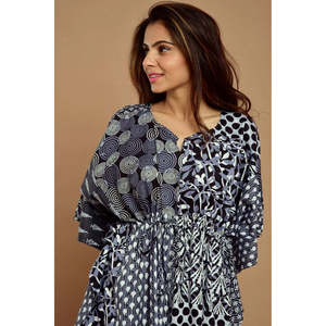 Free Size <b>Black</b> Cotton <b>Kaftan</b> with Custom Design Elegant Patchwork Print and Slits Breathable Floor-Length Dress for Leisure - Product Image 4