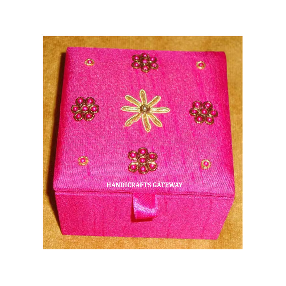 สีชมพูเข้ม