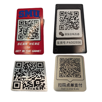 Plaque de numéro de table en métal carré argenté gravée au laser en acier inoxydable personnalisée avec code QR pour restaurant