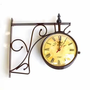 H.M.A Artisanat Horloge murale ronde en laiton nautique Quartz maritime vintage avec design de rue ancien Design pour bureau à domicile - Product Image 2