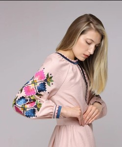 Robes ukrainiennes brodées pour femmes, manches bouffantes longues, col en V, longueur mollet, fente latérale - Product Image 6