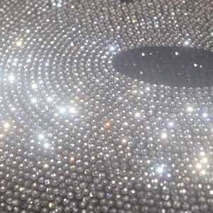 Camiseta con diamantes de imitación para hombre, camiseta personalizada con gemas, camisetas para hombre con cuello y logotipos con letras y diamantes de imitación sólidos OEM - Product Image 5