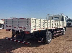 HOWO 3 톤 4*2 화물 평판 트럭 4m 경화물 트럭 4 톤 울타리 밴 트럭 판매 - Product Image 4