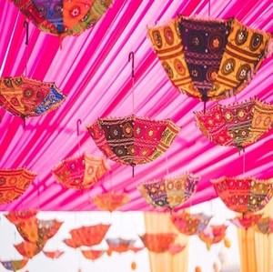 Hermosos paraguas de diseñador, paraguas decorativo de estilo Rajasthani, decoración de boda india, sombrilla, decoración Vintage para fiestas - Product Image 1