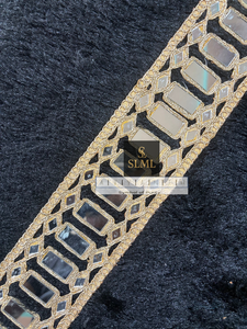 ผ้าลูกไม้ตาข่ายลายทองดีไซน์เนอร์ พร้อมงานกระจกตกแต่ง สำหรับตกแต่งขอบผ้าลูกไม้ตาข่าย สำหรับส่าหรี เลเฮงกา เสื้อผ้า และชุดเจ้าสาว - Product Image 3