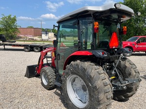 Nuevo 2023 Massey Ferguson 1840MH Deluxe Cab Wheel Tractor 35HP Motor Gear & Gearbox - Product Image 3