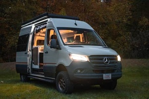 MEJOR VENDIDO EN 2023, MERCEDES-BENZ SPRINTER 2500 STORYTELLER OVERLAND MODE, CONVERSIÓN A CAMPER 4X4, MOTOR TURBODIÉSEL, TRACCIÓN EN LAS 4 RUEDAS - Product Image 4