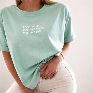 เสื้อยืดคอตตอนออร์แกนิค 100% น้ำหนัก 180 กรัม แบบยูนิเซ็กซ์ ผ่านกระบวนการ Biowash เนื้อผ้านุ่มพิเศษ ผ้าคอตตอนหวีอย่างดี ระบายอากาศได้ดี สีพื้น ทรงปกติ - Product Image 3