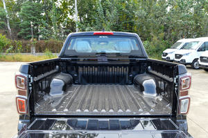 Pick-up Isuzu D-Max 2022 d'occasion en excellent état, véhicule utilitaire 4x4 diesel neuf à vendre - Product Image 4