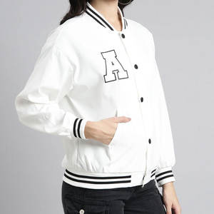 Chaquetas Varsity Personalizadas de Diseño Moderno 2026 de MOVA TEXTILES, Ajuste Cómodo, Estilo Urbano, para Mujer, Venta al por Mayor - Product Image 2