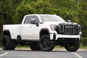GM_C Sierra 3500HD Denali Ultimate d'occasion propre 2025 - Product Image 3