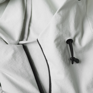 Chaqueta universitaria Softshell con logotipo personalizado para hombre otoño 2025 a prueba de viento impermeable con cierre de cremallera cortavientos estampado para exteriores - Product Image 4