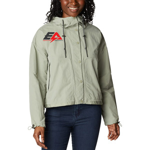 Veste Softshell personnalisée grande taille pour femmes, coupe-vent respirant avec tissu tactique imperméable pour l'hiver-Fabricant de services OEM - Product Image 1