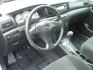 Toyota Corolla Sport berline automatique 2006 - Turbo 3.0L V6 5 places, sièges en tissu, pneus R19, airbags - Product Image 2