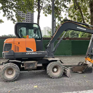 Excavadora usada de 6 toneladas Doosan DX60W Tipo de ruedas Excavadora Doosan DX60W usada Excavadora compacta confiable a la venta Lista para exportación - Product Image 3