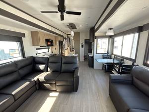 Nouveau 2026 F-o-r-e-s-t R-i-v-e-r C-a-m-p-s-i-t-e E-l-i-t-e 36AK prêt à la vente - Product Image 5