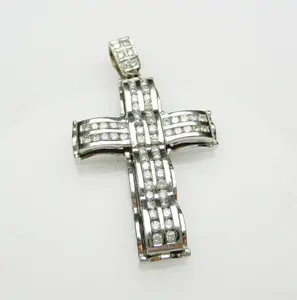 Impresionante Colgante de Cruz Chapado en Oro Blanco de 14K para Hombre con Diamante Moissanita de Corte Redondo, Colgantes y Dijes Finos - Product Image 6