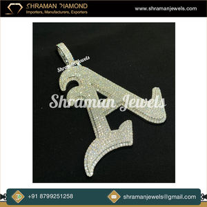 925 Chapado en plata esterlina IGL certificado VVS1 DEF Color 13,77 CTS y 49 gramos personalizado alfabeto letra Moissanite diamante colgante - Product Image 5