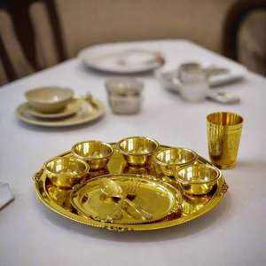 Service de table classique en laiton avec plateau, vaisselle réutilisable et écologique pour la maison et l'hôtellerie - Product Image 5