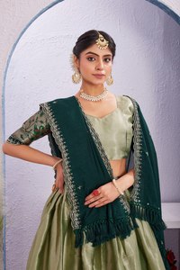 LANCEMENT DU NOUVEAU CHOLI LEHENGA AVEC SOIE VICHITRA AVEC SOIE BRODÉE - Product Image 4