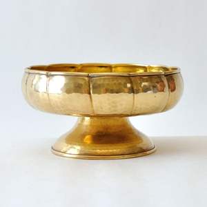 Tazón de dátiles de metal decorativo para reuniones familiares que agrega elegancia de estilo y tradición a cada hora de comer - Product Image 1