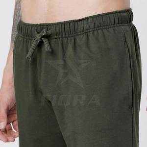 Vente en gros de shorts légers pour hommes taille élastique confortable style décontracté motif solide pour la vente en ligne - Product Image 6