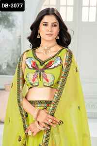 Vêtements Ethniques Indiens Fantaisie Faux Georgette Lehenga Choli avec Broderie Séquence Design Travail avec Fantaisie Travail Dupatta Ensemble pour Femme - Product Image 3