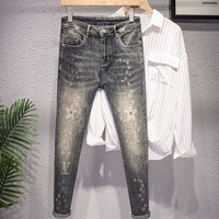 Lot de stock de vêtements excédentaires de marque chinoise populaire et haut de gamme Pantalon en jean pour homme et garçon Prix super bas Marques en surplus de stock Jeans en denim
