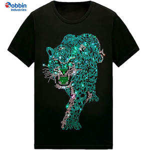 เสื้อยืดคอกลมแบบคลาสสิกสำหรับผู้ชาย ประดับเพชรเทียม ราคาถูก ขายดี รับผลิตตามแบบ (OEM)  เสื้อยืดประดับเพชรเทียมแบบสั่งทำ - Product Image 4