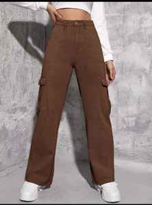 Venta al por mayor de pantalones vaqueros rectos de pierna ancha informales de cintura alta para mujer en Europa, pantalones cargo con bolsillos, ropa informal lavada, pantalones vaqueros marrones oscuros personalizados - Product Image 4