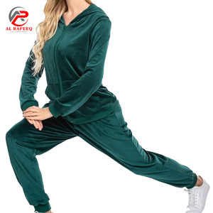 Logo personnalisé Automne Hiver 2026 Survêtements en velours pour femmes Haut long à capuche avec jogger Ensemble Survêtements - Product Image 3