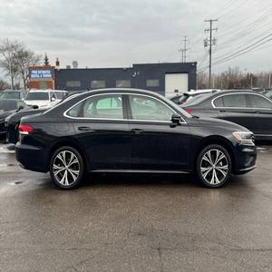 รถยนต์ Volkswagen Passat SE ปี 2022 สภาพดี ใช้งานน้อย - Product Image 2