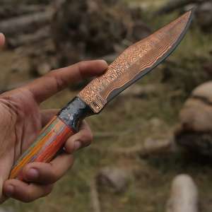 มีดล่าสัตว์เหล็กดามัสกัสทองแดง ด้ามจับหลากสี ใบมีดคุณภาพพรีเมียม สำหรับการผจญภัยกลางแจ้ง มีดแบบฟูลแทง - Product Image 2