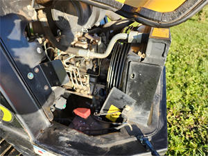 Minicargador ASV de alta eficiencia RT25 usado, cargador aprobado por la EPA, minicargador con motor potente, fácil de operar - Product Image 6