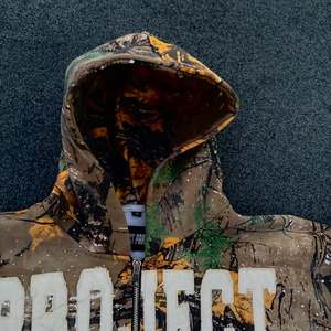 Sudadera con capucha de camuflaje extragrande personalizada, Sudadera con capucha con estampado digital de árbol real y cremallera de camuflaje para hombre, Sudadera con capucha bordada cúbica - Product Image 3