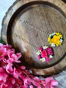 Maang Tikka Floral Surtido, Adorno Hecho a Mano para la Frente, Accesorio para el Cabello, Haldi Mehendi, Joyería para Damas de Honor, Recuerdos de Boda - Product Image 4