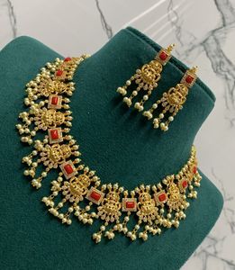 ชุดเพชรโมอิสชุบทองแบบดั้งเดิมและ kundan ชุดคุณภาพระดับพรีเมียมคุณภาพเยี่ยมพร้อมต่างหูสำหรับงานแต่งงาน - Product Image 2