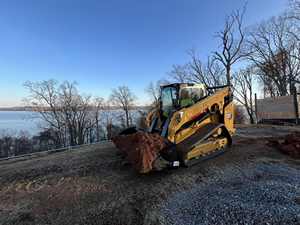 Chargeur frontal compact avancé pour modèle 275 avec moteur diesel et hydraulique KYB - Product Image 6