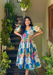 Vestido Maxi Elegante para Mujer Estilo Bohemio con Estampado Étnico Fluido de Manga Corta y Botones para Uso Casual y de Fiesta - Product Image 2