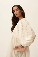 Robe Courte Blanche Unie Style Bohème en Coton à Col Rond avec Broderie Machine Manches Courtes Écologique Lavable Respirante