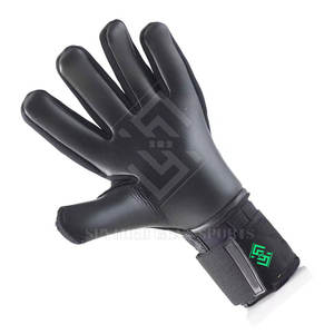 Gants de gardien de but de haute qualité antidérapants avec fermeture à scratch, adhérence optimale, paume en latex respirante, fabriqués au Pakistan - Product Image 5