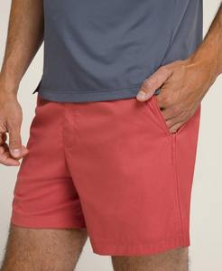 กางเกงขาสั้นเทนนิสผ้าโพลีเอสเตอร์พรีเมียมสำหรับผู้ชาย แบบมีเชือกผูกเอว สไตล์ลำลอง น้ำหนักเบา ใส่เล่นกีฬา ผลิตจากวัสดุรักษ์โลก พร้อมโลโก้แบบกำหนดเอง - Product Image 3