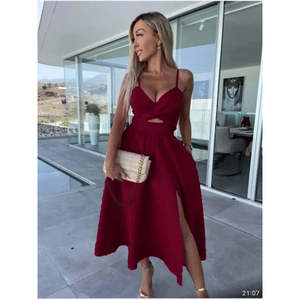 Vestido de Noche con Tirantes, Elegante y Femenino - Product Image 1