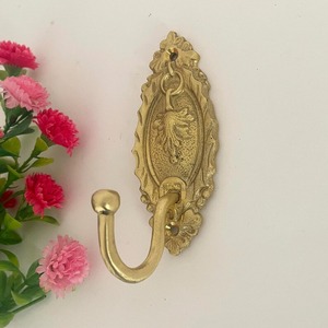 Étagère à serviettes en laiton la plus vendue avec crochets Organisateur fonctionnel et élégant pour plusieurs serviettes disponibles à bon prix - Product Image 5