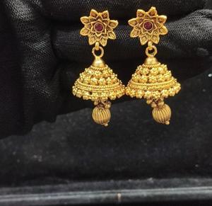 Pendientes Clásicos de Primera Calidad con Acabado Antiguo Chapado en Oro, Estilo Tradicional, Colecciones para Bodas, para Mujeres y Niñas - Product Image 2