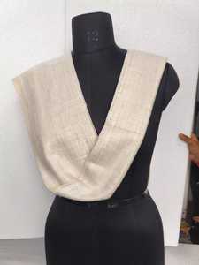 Foulards en soie 100% eri sur mesure avec franges auto-torsadées et longueur de 2.5 pouces dans une gamme de couleurs pour les dames de tous les groupes d'âge - Product Image 4