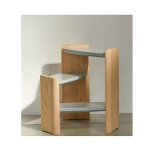 Tabouret en bois compact à deux marches avec finition naturelle, parfait pour les salles de bain des enfants, les comptoirs de cuisine, les chambres à coucher et les espaces de vie - Product Image 2