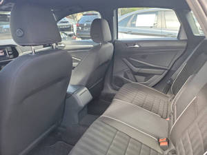 มือสอง2023 Volks-Wagen Jetta Sport - Product Image 3