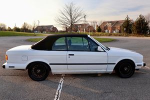 BMW 325i Convertible de 1989, Usado, Sin Reserva, Turboalimentado, Motor M52 de 6 Cilindros, Transmisión Manual de 5 Velocidades, Modificaciones Extensas - Product Image 2