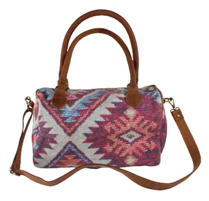 Alfombra tejida de algodón polivinílico cuidadosamente cosida con diseño Kelim / Dhurry impreso digitalmente con monedero fino de cuero genuino para mujer - Product Image 3